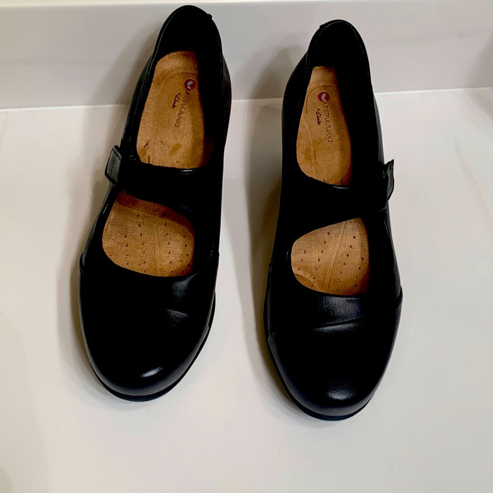 Clarks women’s Rosalyn Wren black leather pump shoe